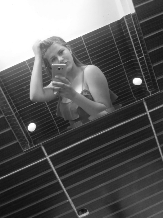 Mădălina avea 19 ani și a intrat complet dezbrăcată în mare. Ce a urmat e halucinant: alertă la Constanța