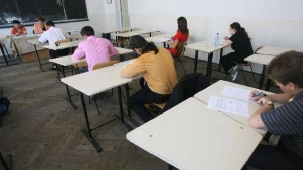 Reguli stricte la BAC 2018. Ce nu au voie să facă elevii în sala de examen
