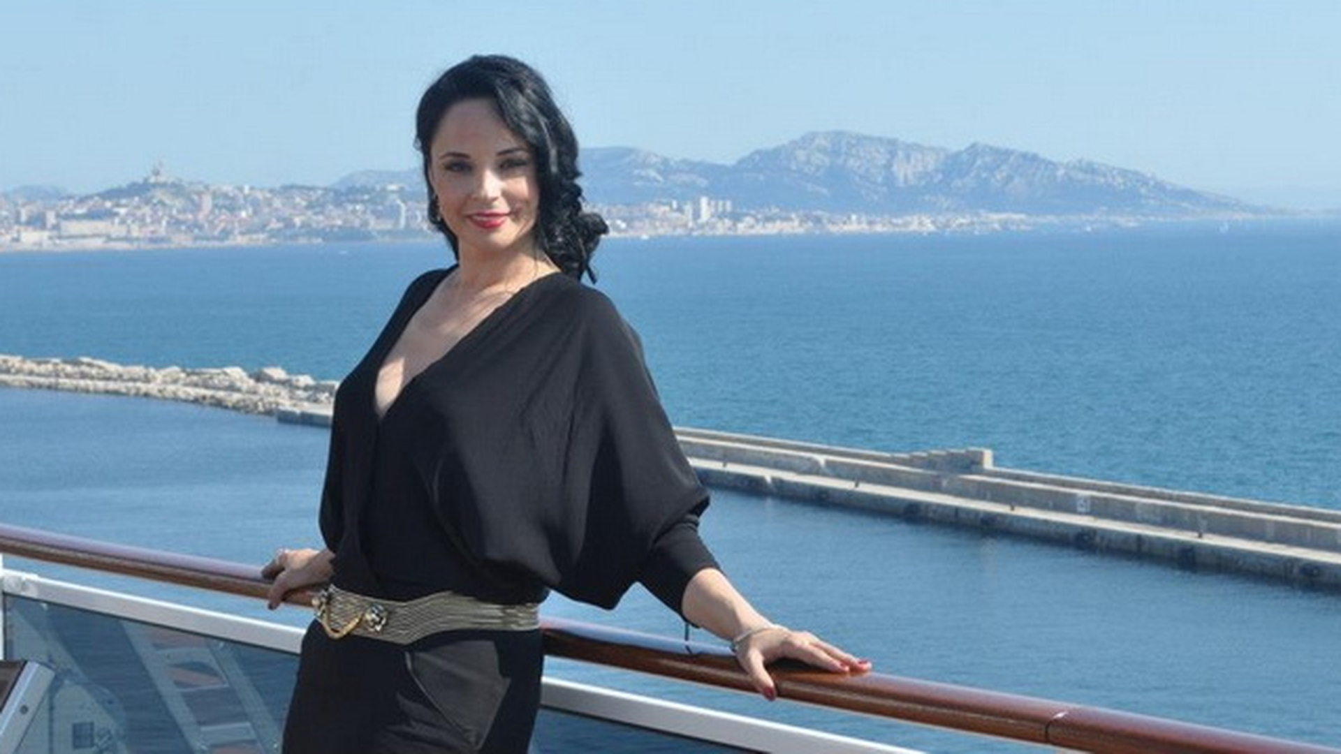 Cum a slabit Andreea Marin 25 kg. Am aflat pas cu pas ce mananca, la fiecare masa din zi! Dieta este una extrem de restrictiva