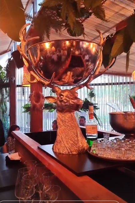 Oana Roman și Marius Elisei, întâlnire romantică la un restaurant din Pitești? Diva și-a făcut o schimbare de look uriașă + cum s-a filmat alături de fostul soț