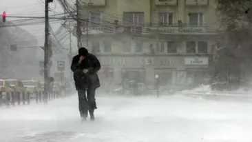 Fenomene meteorologice foarte violente în toată țara! Românii sunt rugați să nu iasă din casă
