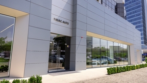 Țiriac Auto deschide primul showroom dedicat BYD în București, în proximitatea Mall Promenada
