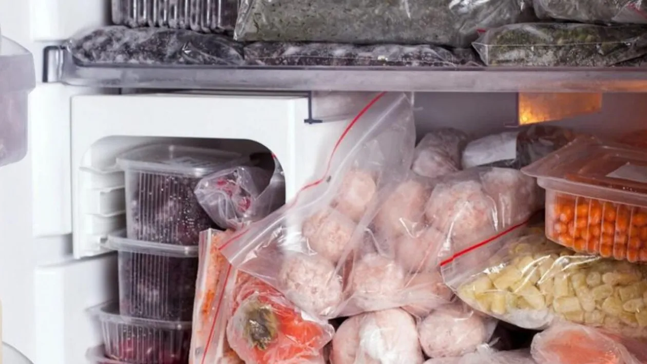 De ce congelatoarele nu au becuri, de fapt. Am deslușit misterul întunericului