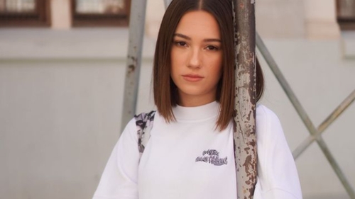 Vloggeriţa Mimi a fost la un pas de sinucidere. Tânăra a făcut dezvăluiri dureroase