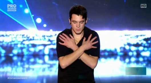 Vezi cele mai tari momente de la „Romanii au talent“. Unii s-au făcut de ras, altii ne-au facut sa vibram de emotie!