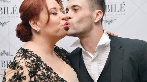 După ce a slăbit, OANA ROMAN şi-a schimbat look-ul! Iată primele imagini