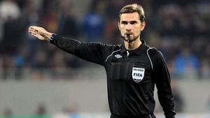 ALEXANDRU TUDOR e în formă! Cum a fost fotografiat arbitrul înainte de marele derby STEAUA-DINAMO