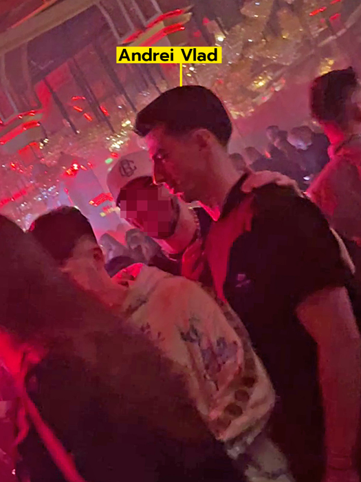 Andrei Vlad, alături de amici la club