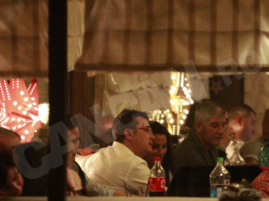 Florin Chilian şi-a scos ”brigada de super-fete” la un chef cu lăutari!