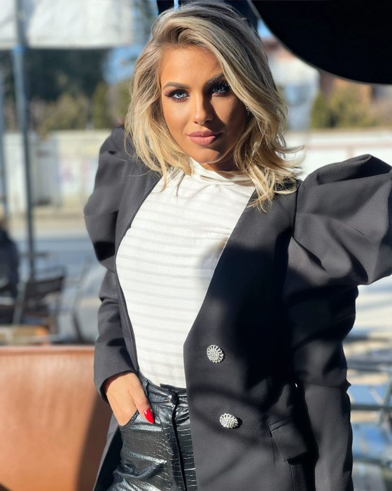 Amna a trecut prin clipe de coşmar. Băieţelul artistei s-a pierdut în pădure: „Am făcut un atac de panică. Nu îl mai găseam”