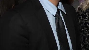 Dupa ras, urmeaza plans! Huidu si-a schimbat total atitudinea in public! A stat retras si a baut numai apa si suc, la o petrecere!