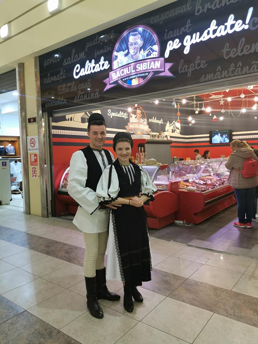 Mirela Vaida, declarații sfâșietoare despre Dumitru Stroie: “Sunt tristă și revoltată”. Regretatul artist va fi înmormântat astăzi în localitatea natală