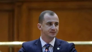 Alfred Simonis (PSD), după ce USR a anunțat că va ataca la CCR legea majorării salariilor pentru primari, viceprimari, președinți și vicepreședinți de CJ: „Sunteți făcuți prin eprubete și locuiți în bule”