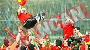 Spania, la picioarele lui Aragones