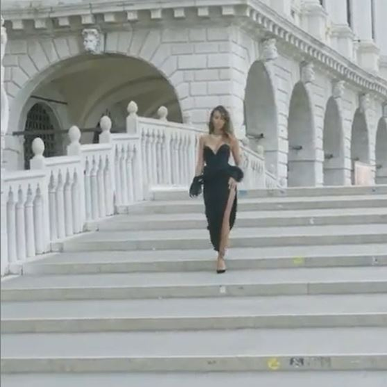 Cu lacrimi pe obraji, Mădălina Ghenea a postat un mesaj dureros în memoria unui prieten care a murit: “Aș vrea să te pot îmbrățișa cu adevărat”