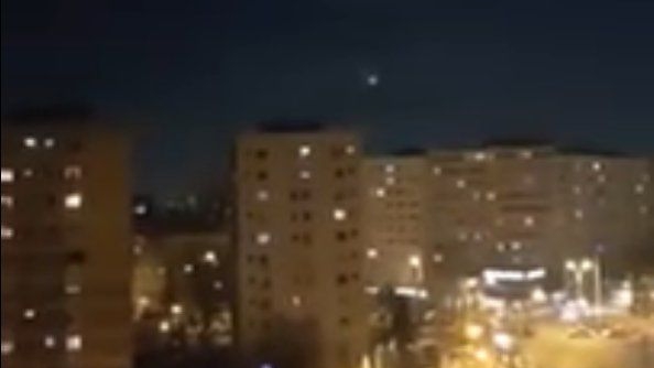 S-a rezolvat misterul obiectului apărut pe cerul Capitalei în prima zi a noului an! Nu e nici OZN, nici meteorit, dar vine din China!