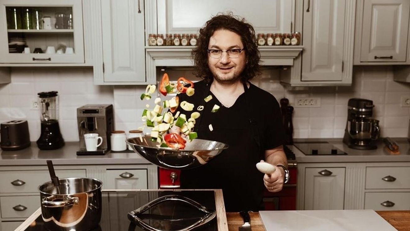 Chef Florin Dumitrescu, dat afară pentru că ar fi furat un set de cuțite. Vedeta Antenei 1, în centrul unui scandal de proporții acum 10 ani