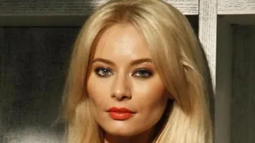 Laura Cosoi, de nerecunoscut in Austria! Uite cum arată fără pic de machiaj, îmbrăcată in costum de schi! E la fel de frumoasă?