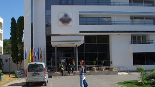 A stat o luna de zile la un hotel de patru stele fara sa plateasca
