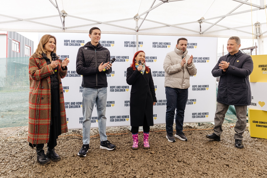 David Popovici, Amalia Enache și Mihai Morar au dat astăzi startul lucrărilor pentru casa celor 11 copii cu nevoi speciale din sectorul 5