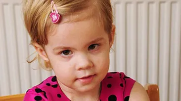 O fetita de trei ani a ramas fara mani si picioare din cauza meningitei