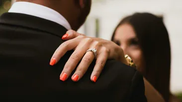 A fost cerută în căsătorie! Fiica unei vedete din România a trăit emoții mari: „Inelul s-a pierdut pe drum, dar...”