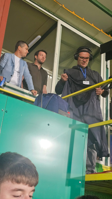 Spectacol la meciul FC Argeș – Rapid: fanele lui Dobrin au eclipsat fazele de joc cu ținutele lor provocatoare!