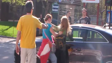 Cea mai tare bataie in trafic! Doua bucurestence si-au carat pumni si picioare dupa ce iubitii lor au facut accident!