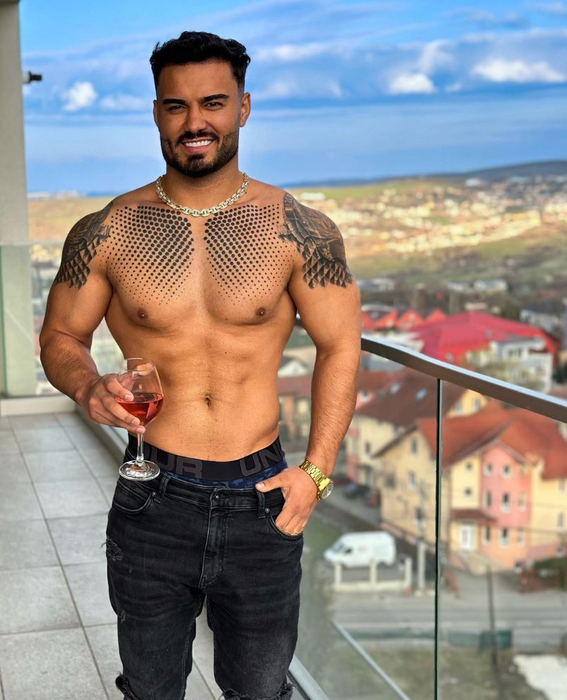 Jador, cunoscutul cântăreț de muzică de petrecere, s-a confruntat în ultimele luni cu mai multe crize legate de starea sănătății sale  / Sursă foto: Instagram