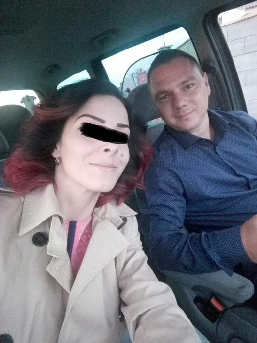 Polițistul, alături de soția lui
