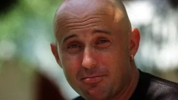 Gesturi obscene la mall cu Garcea si sotia lui! Femeia a cascat si a pus mana la gura, iar actorul a... Gestul l-ar fi putut costa