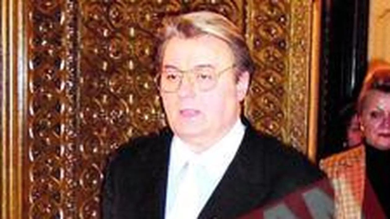 Vadim tudor: Zavoranu nu are decat sa plece