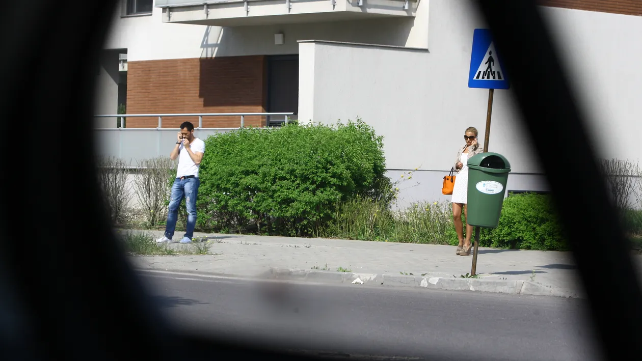 Rapidistul Emil Dica, prins in ofsaid cu o blonda focoasa! Imagini concludente!