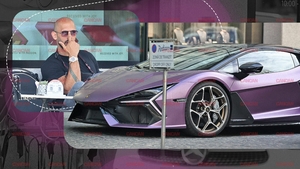 Andrew Tate a schimbat foaia! Milionarul a lăsat Koenigsegg-ul acasă și a scos Lamborghini-ul purpuriu la Athénée