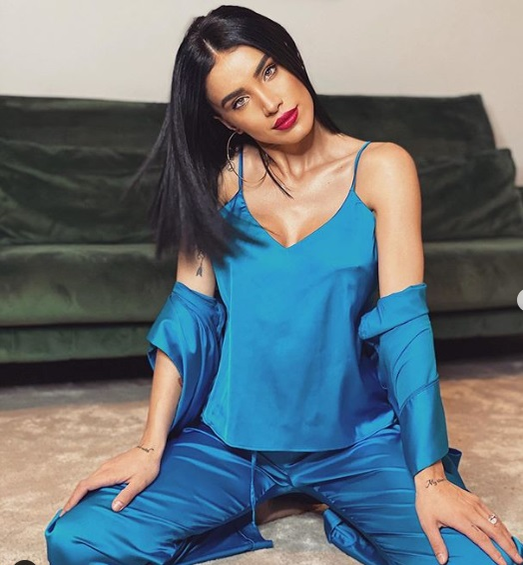 Adelina Pestrițu a postat o fotografie cu ea însărcinată și a făcut anunțul, direct din izolare! Fanii sunt în extaz