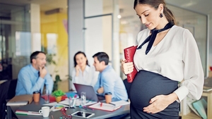 Când trebuie să anunți la job că ești însărcinată. Care este termenul limită, potrivit legii din România