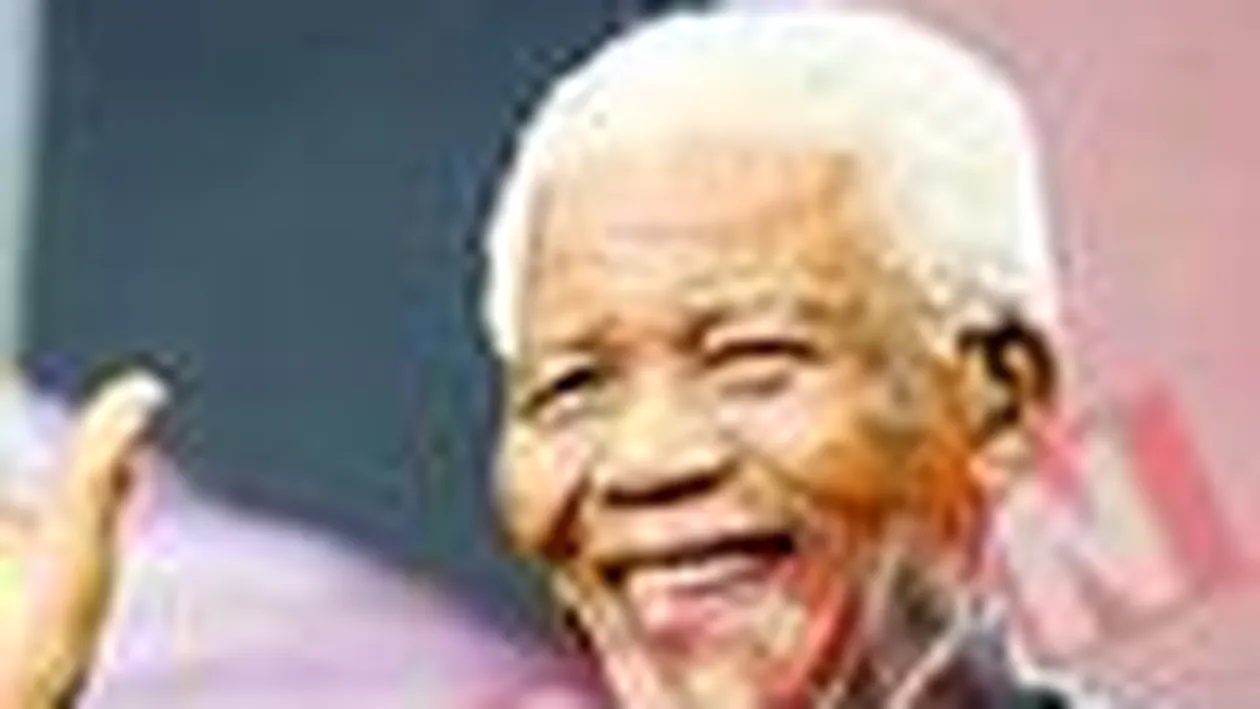 Amy i-a aratat sanii lui Nelson Mandela