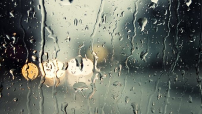 VREMEA se schimbă! Meteorologii au emis o averitizare de furtună şi ploi torenţiale. Care sunt judeţele vizate