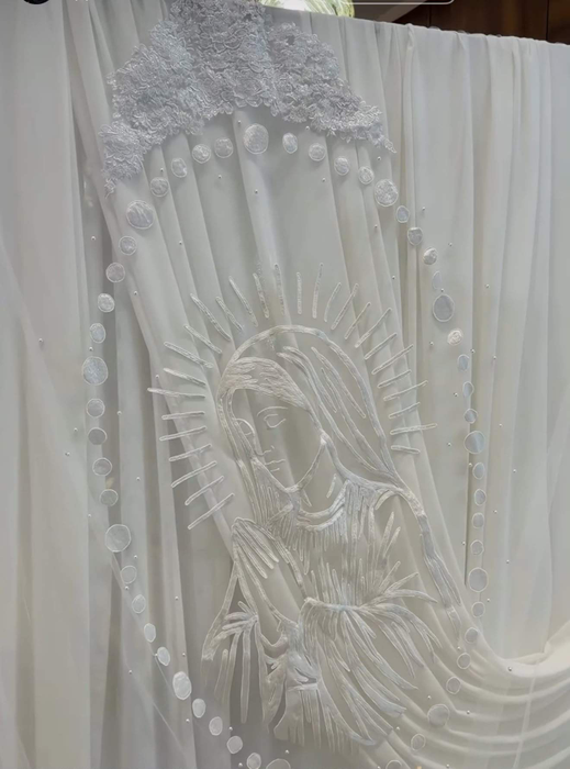 Primele imagini de la nunta Andrei Voloș cu Lele! A copiat voalul de mireasă al lui Kourtney Kardashian