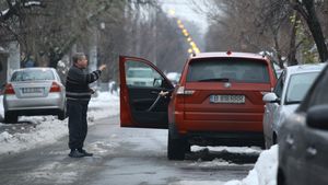 Raluca Lazarut nu prea se descurca singura. Vezi cum a reusit sa impresioneze un barbat care i-a sarit in ajutor!