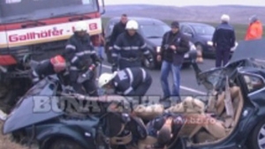 Accident cumplit in Iasi! Un tanar si iubita lui au murit, dupa ce masina lor s-a izbit de un camion