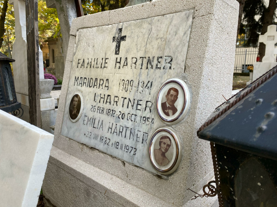 Strămoșii Ronei Hartner sunt îngropați tot în cimitirul Bellu Catolic (Foto: CANCAN.RO)