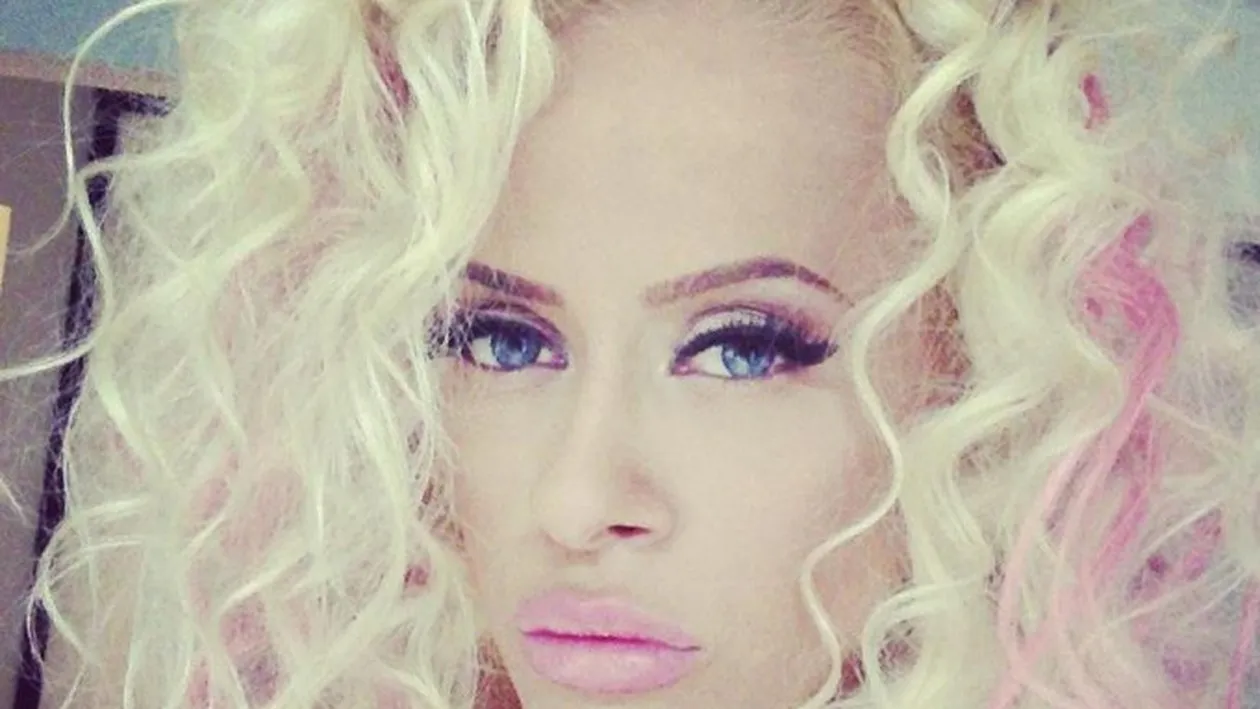 Schimbare radicală de look! Anda Adam s-a făcut brunetă! Să fie oare doar o păcăleală de 1 aprilie?