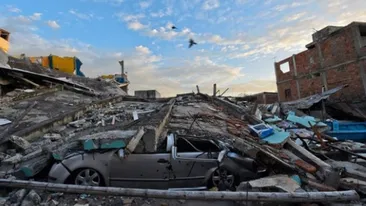 IMAGINI CUTREMURĂTOARE! Sute de morţi şi răniţi în cutremurul din Ecuador
