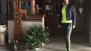 ANAMARIA PRODAN a mers la mănăstire împreună cu mama ei! Cum a intrat îmbrăcată în lăcaşul sfânt