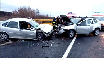 Patru răniți într-un grav accident la Făgăraș! Traficul este blocat