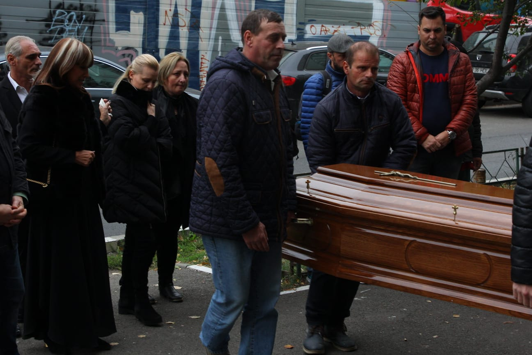 Mihai Constantinescu, depus la biserica ”Sfânta Parascheva” GALERIE FOTO