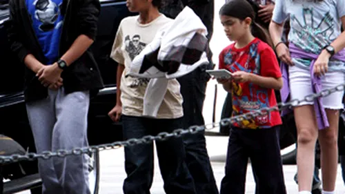 Cei trei copii ai lui Michael Jackson vor merge pentru prima data la scoala!