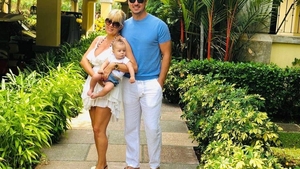 Sunt mai uniți ca niciodată! Elena Udrea, Adrian Alexandrov și micuța Eva Maria, portret de familie în Costa Rica