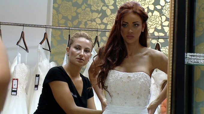 In ce a putut să-i dea câinelui să bea apă! Bianca a făcut ASTA in camera de hotel in care a dormit cu Slav in noaptea nuntii